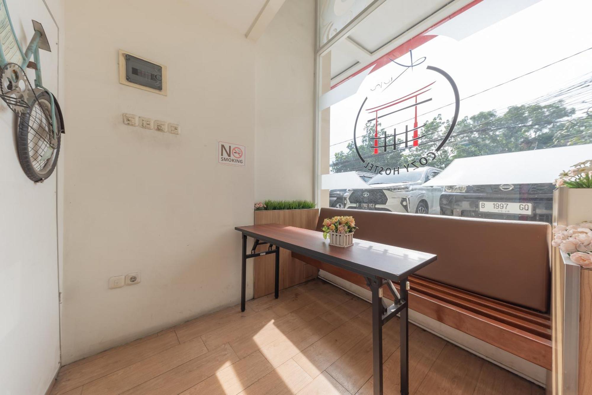 Reddoorz Hostel At Kiara Cozy Kircon バンドゥン エクステリア 写真