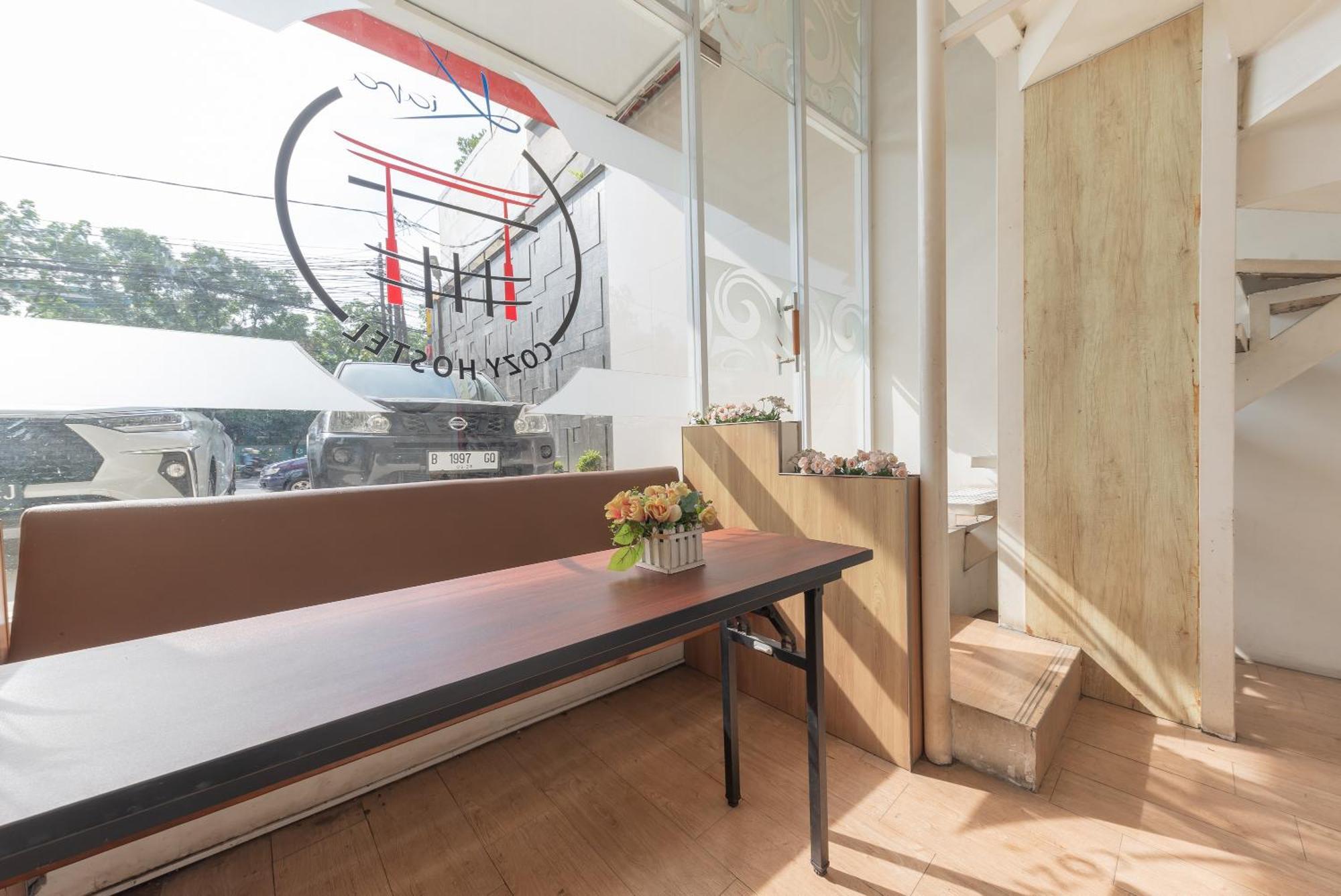 Reddoorz Hostel At Kiara Cozy Kircon バンドゥン エクステリア 写真