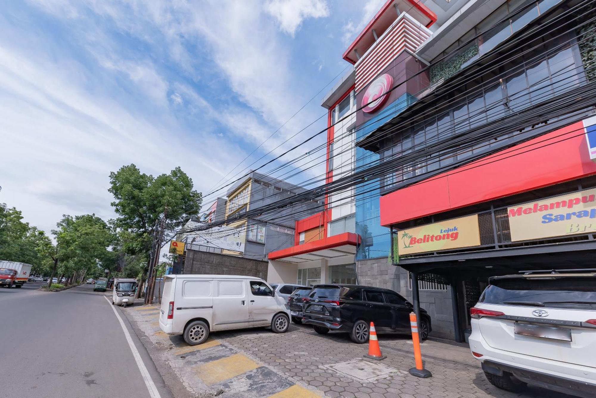 Reddoorz Hostel At Kiara Cozy Kircon バンドゥン エクステリア 写真